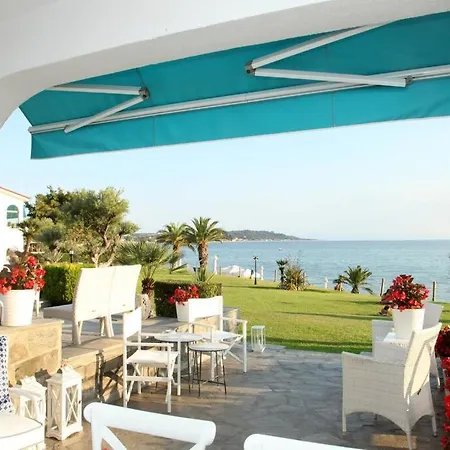 Triton Maisonette By Rentalspro - Fourka Beach Vakantiehuis