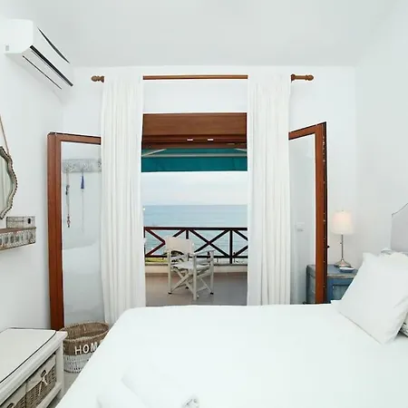 Triton-seafront Family *